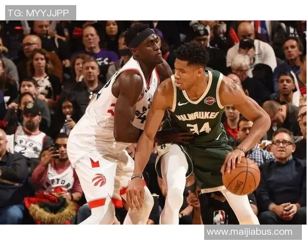 猛龙与雄鹿季后赛首战激战正酣谁能在G1中占得先机